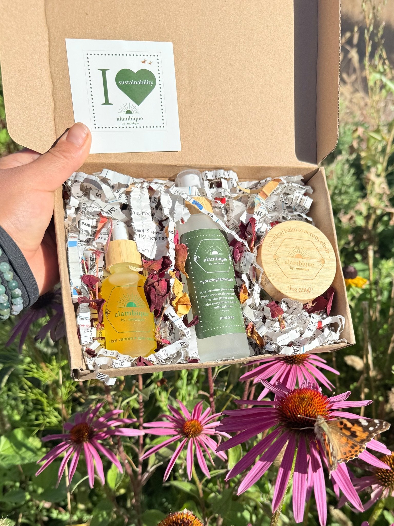 Winter skincare ritual bundle for collagen production and dry skin. Stay hydrated in the heat